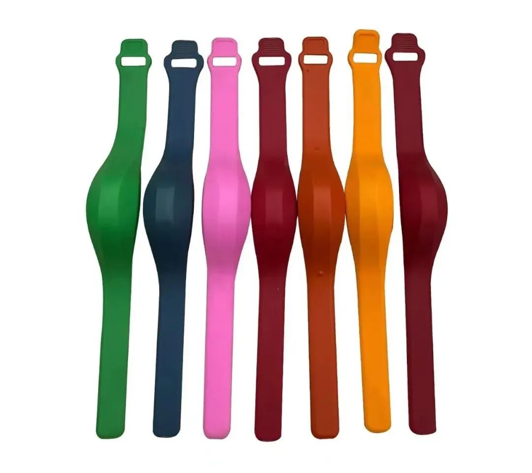 軟質(zhì)、軟膠手板的硅膠復(fù)模(圖5)