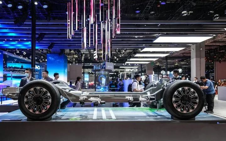 工業(yè)人|搭建展臺時汽車1:1模型的應(yīng)用(圖3) 工業(yè)人|搭建展臺時汽車1:1模型的應(yīng)用(圖3)