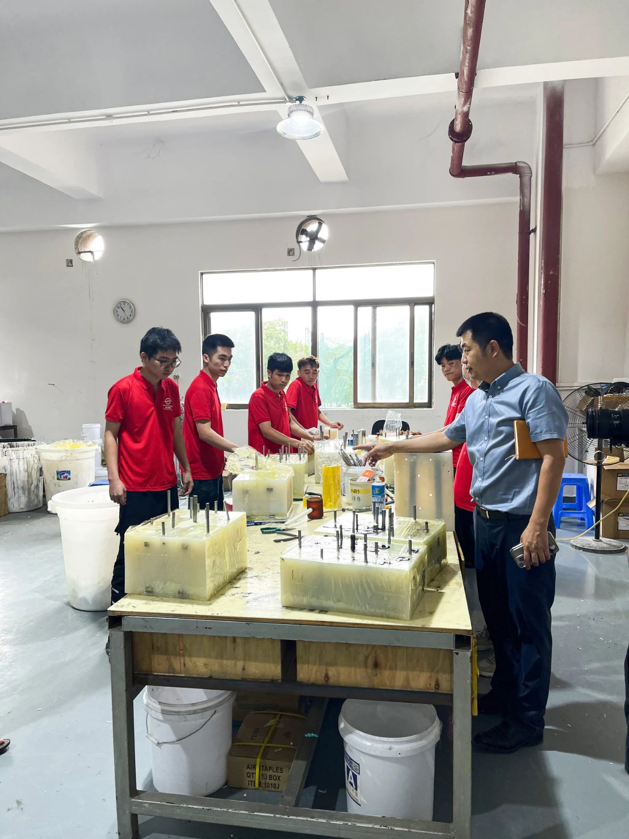 硅膠復模工藝(圖7) 硅膠復模工藝(圖7)