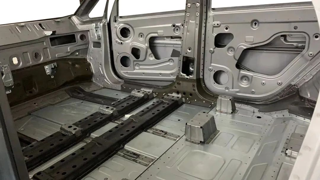 工業(yè)人：沖壓鈑金領(lǐng)域的卓越領(lǐng)航者(圖3)