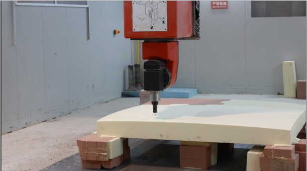 人形機(jī)器人用五軸機(jī)加工(圖1)